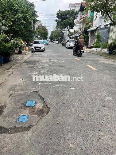 Nhà 1 tret . 1 lững . 2PN . 2VS