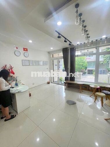 Cho thuê Nhà nguyên căn 5x20m2 có thang máy, KDC HIMLAM GIÁ: 55 triệu