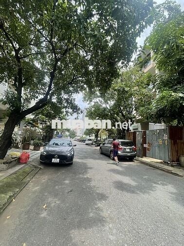 Cho thuê Nhà nguyên căn 5x20m2 có thang máy, KDC HIMLAM GIÁ: 55 triệu