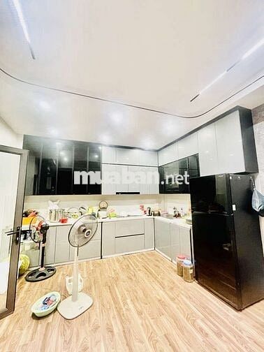 Bán nhà đường Bát Khối- gần ngay siêu thị Aeon Long Biên 35m, 8.7 tỷ