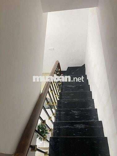 BÁN NHÀ PHỐ NGUYỄN CAO , NGÕ THÔNG , KINH DOANH NHỎ , NGÕ 3 GÁC ĐỖ CỬA