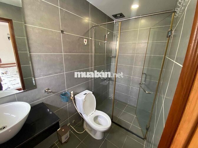 Căn hộ dịch vụ 2 phòng ngủ ngay sân bay