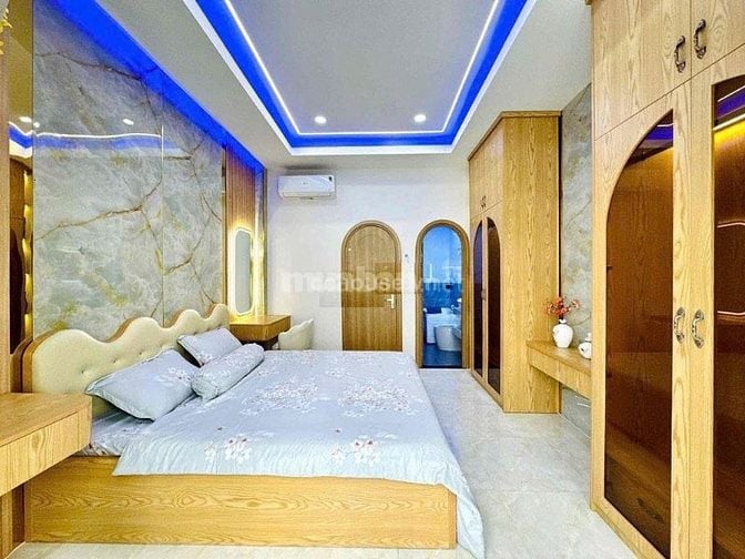 Nhà HXH Hoàng Văn Thụ, Phú Nhuận. DT 4x15m, 4 tầng
