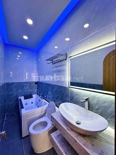 Nhà HXH Hoàng Văn Thụ, Phú Nhuận. DT 4x15m, 4 tầng
