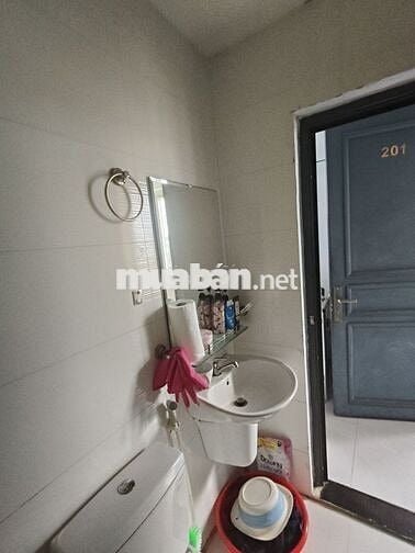 Cần 1 nữ ở ghép, phòng thoáng mát, sạch sẽ, an toàn.