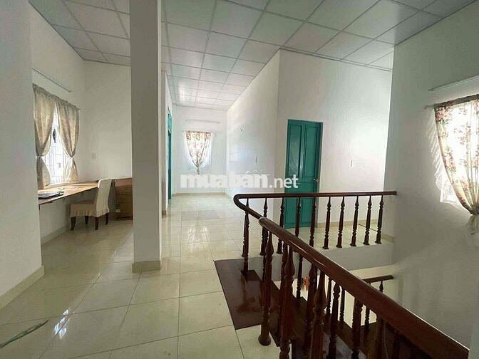 Cho thuê nhà 2 tầng Nguyễn Trường Tộ gần Nguyễn Văn Linh sạch sẽ