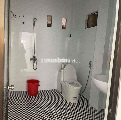 Cho thuê nhà 2 tầng Nguyễn Trường Tộ gần Nguyễn Văn Linh sạch sẽ