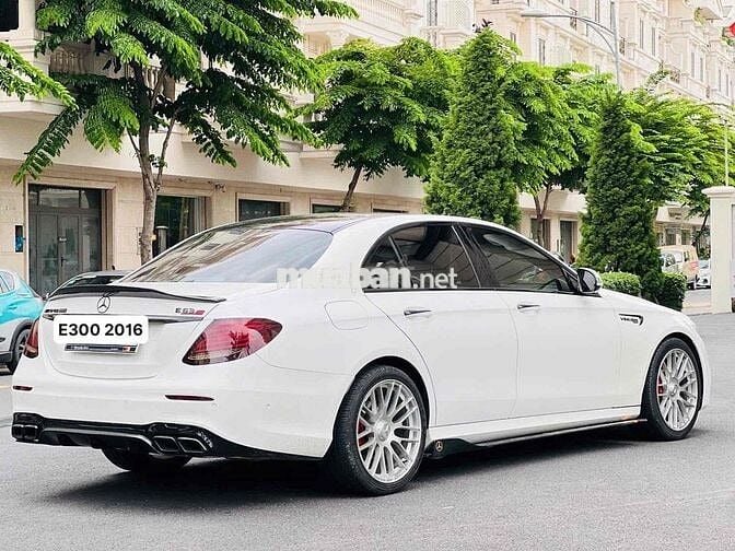 Mercedes Benz E Class 2016 E300 AMG - 78000 km