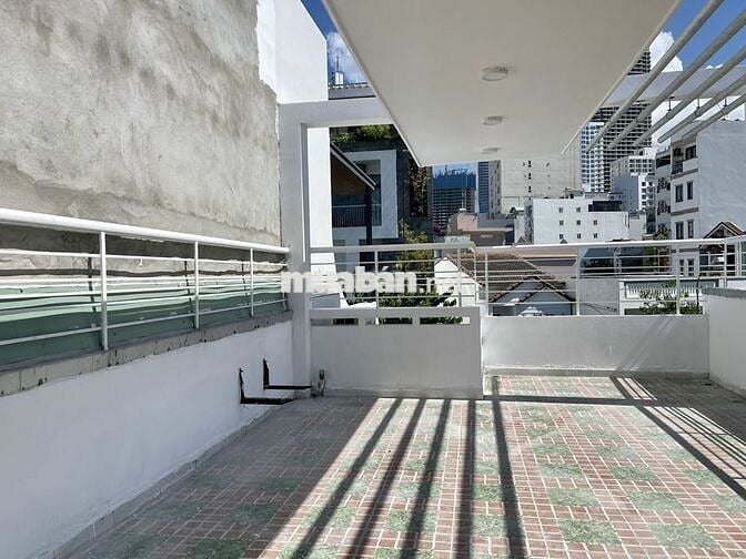 CHO THUÊ NHÀ SÂN VƯỜN KHU VỰC SƠN TRÀ, GẦN BIỂN PHẠM VĂN ĐỒNG