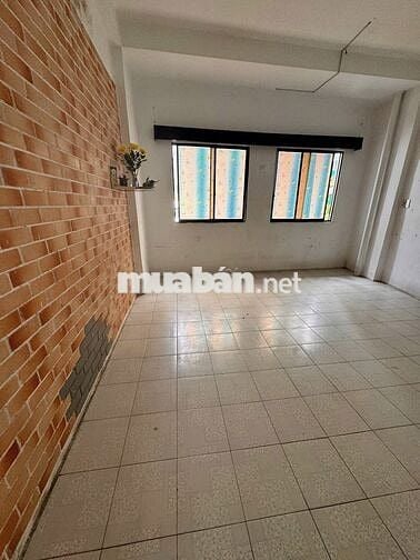 Cho thuê nhà KDTD  HX tải Nguyễn Thị Minh Khai 4.5x8m 2 tầng 25 triệu