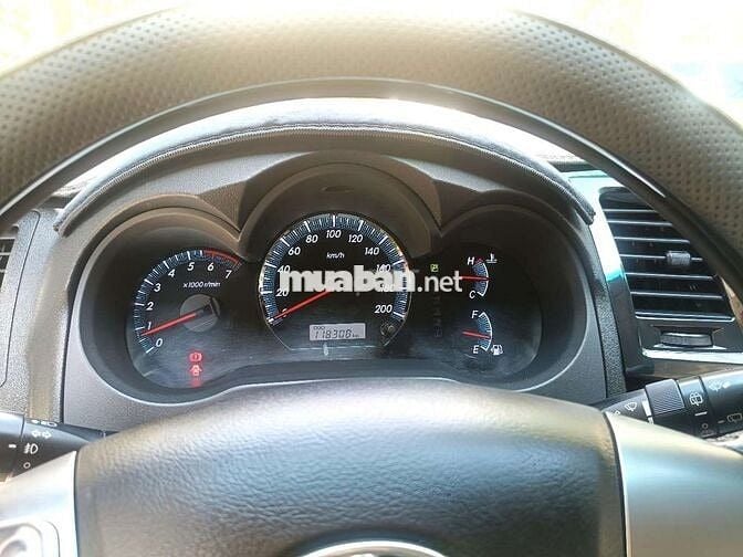 Toyota Fortuner 2015 AT một chủ mua mới từ đầu