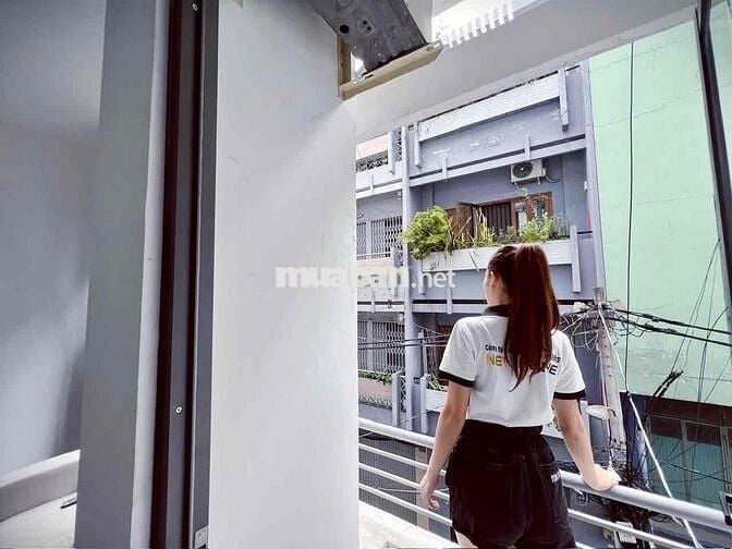 CĂN HỘ Q3_RỘNG RÃI_THOÁNG MÁT_SẠCH SẼ_CỬA SỔ LỚN_MÁY GIẶT RIÊNG