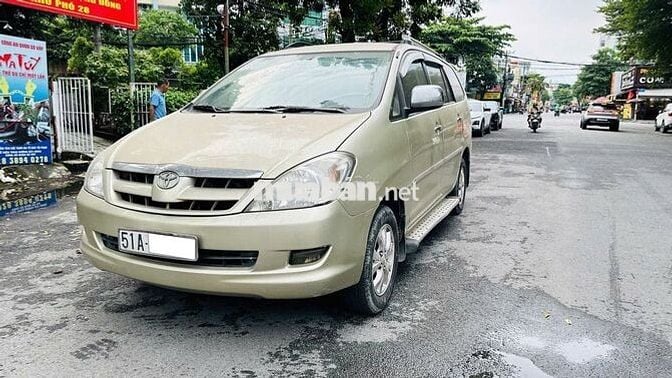 Toyota Innova 2006 G xe gia đình chạy  chất xe zil