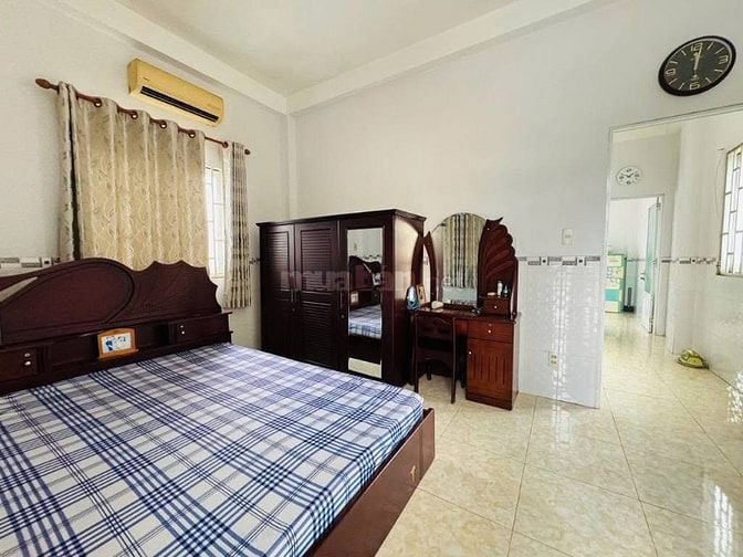 GIÁ 2 TỶ 990 lớn nhà 1 trệt, 2 lầu hẻm 77 đường Hoàng Diệu 2 (Q. Thủ Đ