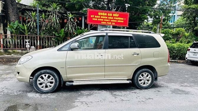 Toyota Innova 2006 G xe gia đình chạy  chất xe zil