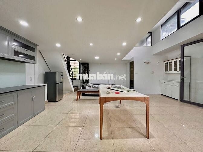 Hot Hot Penhouse 2PN bancon 80m2 Lê Văn Sỹ gần bờ kè Hoàng Sa Quận 3