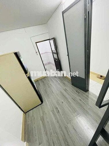 căn 2pn 2 máy lạnh bếp wc dưới trệt xe đẩy dc vào phòng bếp giờ tự do