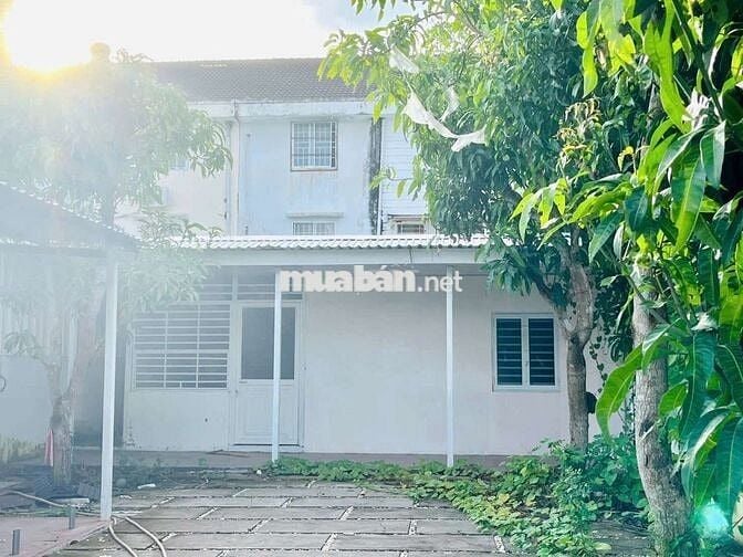 CHO THUÊ QUÁN SÂN VƯỜN CTY8 6TR 200MV PN BẾP 2 WC