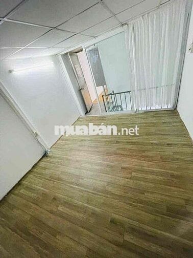 căn 2pn 2 máy lạnh bếp wc dưới trệt xe đẩy dc vào phòng bếp giờ tự do
