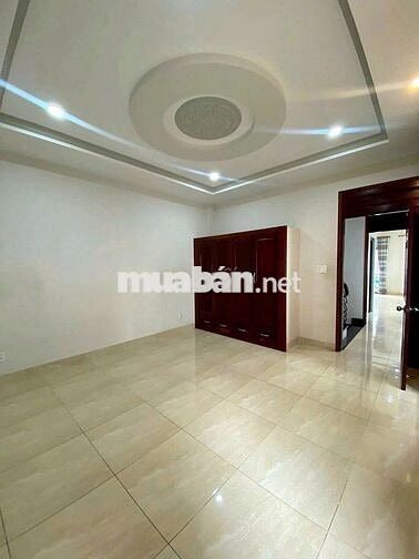 Cần cho thuê nhà MT 214A Nguyễn Trãi P.Nguyễn Cư Trinh Q.1.