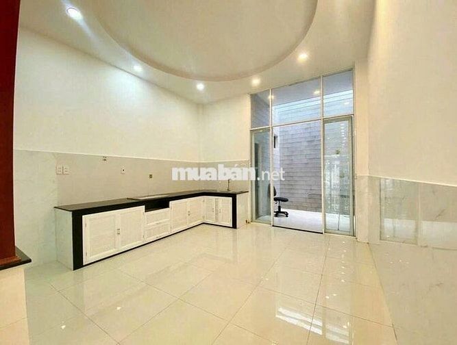 Cần cho thuê nhà MT 214A Nguyễn Trãi P.Nguyễn Cư Trinh Q.1.