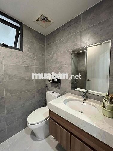 Cho thuê căn 2PN-2WC thang máy hầm xe Cách Mạng Tháng 8 Quận 10