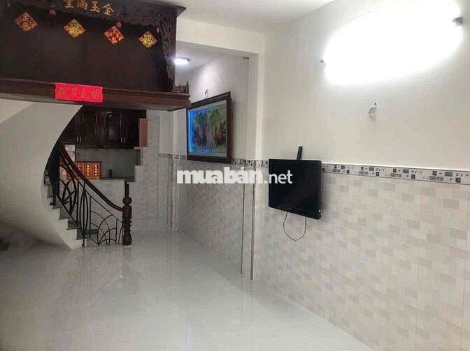 nhà thuê mới Cầu Rạch Nhảy, 4PN, 3lầu, hẻm3m, cách đướng lớn 20m, 10tr
