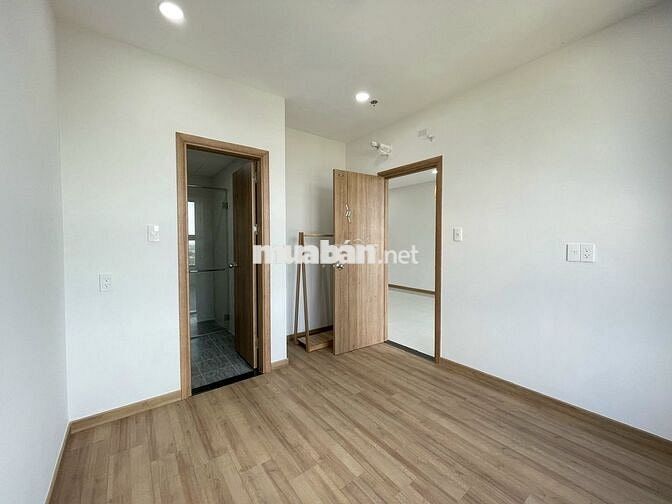CHÍNH CHỦ cần bán nhanh 2PN Bcons Suối Tiên tầng 15 view hồ bơi