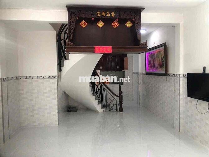 nhà thuê mới Cầu Rạch Nhảy, 4PN, 3lầu, hẻm3m, cách đướng lớn 20m, 10tr
