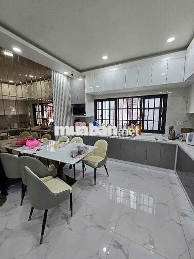 NHÀ 5 TẦNG ĐẸP — ĐƯỜNG TÔ HIỆU PHƯỜNG HIỆP TÂN (4,5m x20 m)