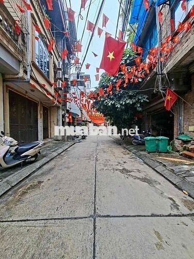 NHÀ QUẬN HOÀN KIẾM ,Ô TÔ ĐỖ CỬA,4 TẦNG