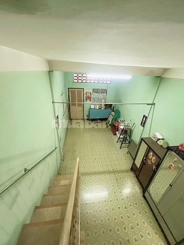 - BÁN NHÀ Q4 KHU HAI MƯƠI THƯỚC HẺM TRUỚC NHÀ 4M