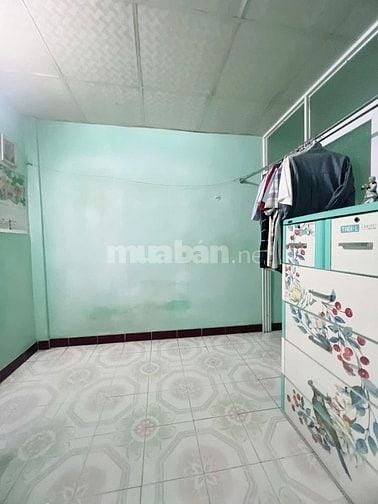- BÁN NHÀ Q4 KHU HAI MƯƠI THƯỚC HẺM TRUỚC NHÀ 4M