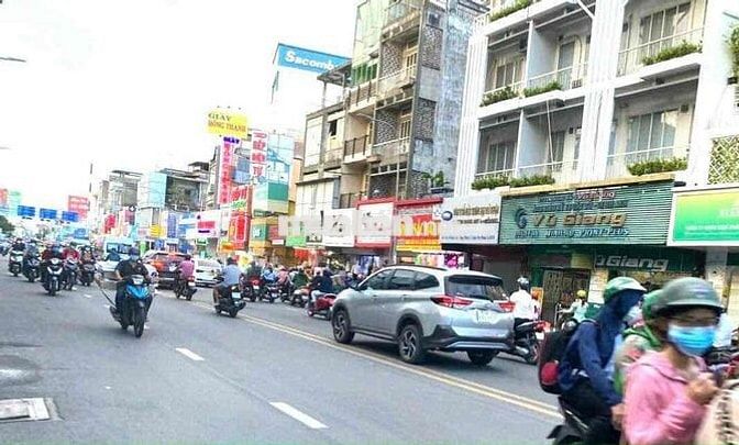 BÁN NHÀ MẶT TIÊN KHU VỰC KINH DOANH SẦM UẤT