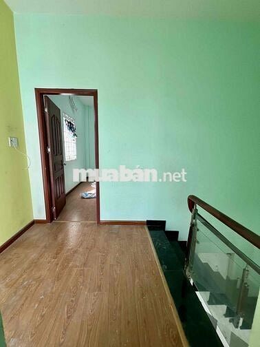 Nhà Mới Sạch Sẻ DT 130m2 1Trệt 1Lầu 2Pn 2Wc Đườn Tải Đậu Cửa Ngã Tư Ga