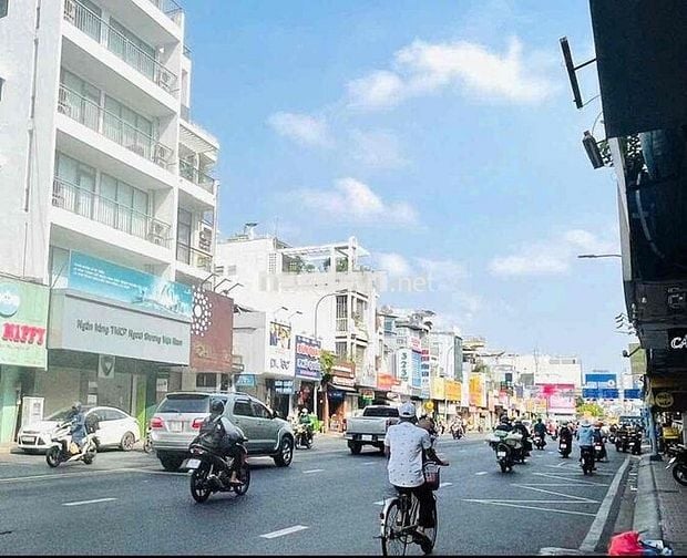 BÁN NHÀ MẶT TIÊN KHU VỰC KINH DOANH SẦM UẤT