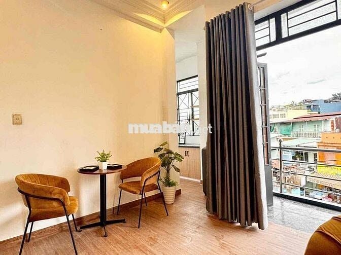 Cho Thuê Căn Duplex Ban Công Lớn Tách Bếp Máy Giặt Riêng Ngay Quận 10
