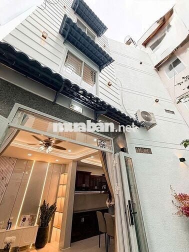 🔥NHÀ MỚI XÂY 100% FULL NT CAO CẤP🔴DTSD:125M2🔴2PN-3WC🔴3TẦNG🔴CHỈ 6Đồng7🔴