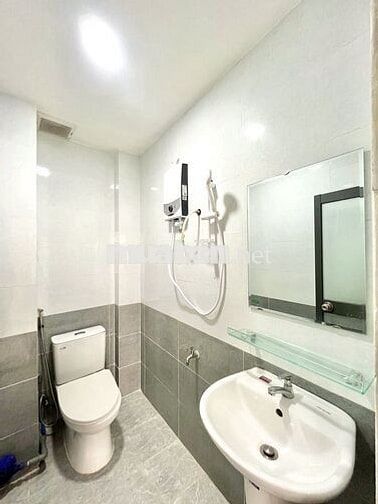 NGAY GẦN KCX TÂN THUẬN, PHÒNG 25M2 MỚI TINH FULL NỘI THẤT TIỆN NGHI