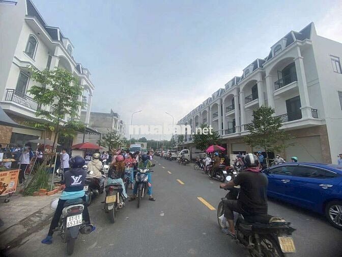 Đất mặt tiền Kinh doanh ngay cổng trường phường Bình Dương chỉ 1ti7