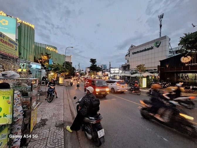 Cho Thuê Đất Trống Mặt Tiền: Nơ Trang Long, Bình Thạnh- DT: 560m2