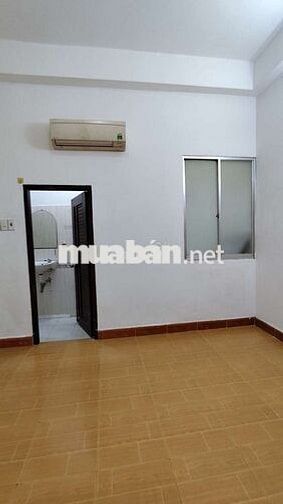 Còn trống 1 phòng máy lạnh, giá 3,2 triệu /tháng. Khu vực an ninh