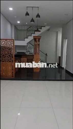 NHÀ SÂN RỘNG ĐỂ OTO 8X15, 3PN ĐƯỜNG 24 LINH ĐÔNG, GẦN PHẠM VĂN ĐỒNG