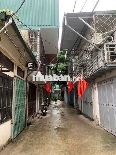 Nhà trong ngõ 40m2, 1 khách, 1 bếp, 1 vệ sinh, 1 gác xép 10m2,