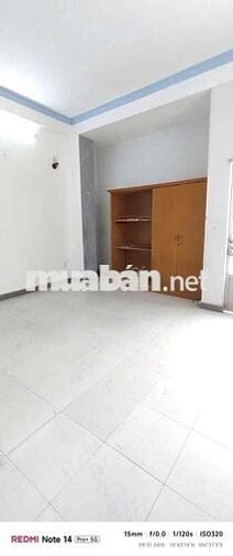 BÁN NHÀ 3 LẦU DT KHỦNG . P 16 Q 8. .