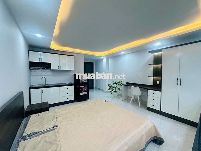 CHO THUÊ PHÒNG FULL NỘI THẤT CỬA SỔ LỚN NGAY CHỢ BÀ CHIỂU GIÁP Q1,Q3