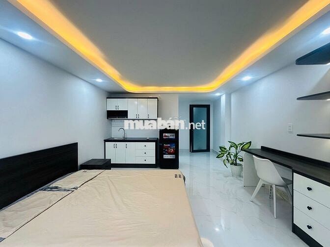 CHO THUÊ PHÒNG FULL NỘI THẤT CỬA SỔ LỚN NGAY CHỢ BÀ CHIỂU GIÁP Q1,Q3