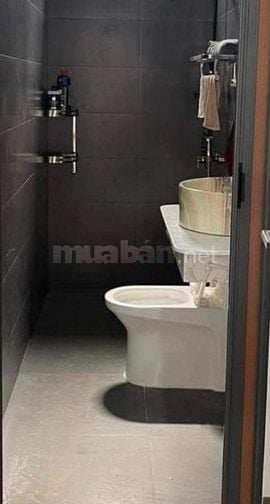 Cho thuê nhà phố cổ Lương Ngọc Quyến,  quận Hoàn Kiếm,  Hà Nội