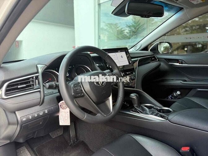 Toyota Camry 2023 2.5Q - 28.000 km