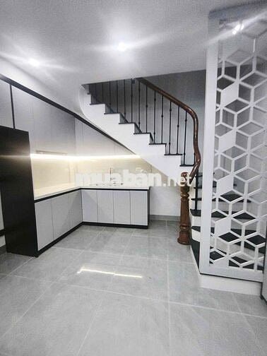 💥 Bán nhà riêng tại Lĩnh Nam, 6,26 tỷ, 35 m2, Chính chủ, hàng hiếm